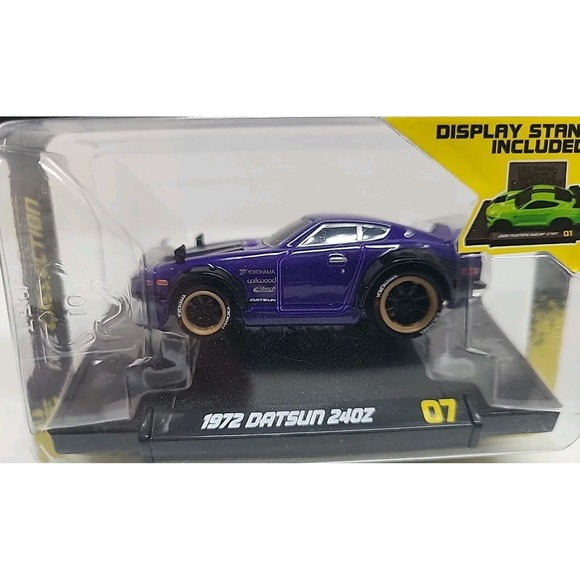 Muscle Machines 1972 Datsun 240Z Diecast W/ Stand #07 - Purple - Picture 2 of 6